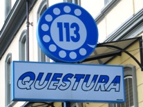 Il questore impone il divieto di utilizzare il cellulare, ma ...
