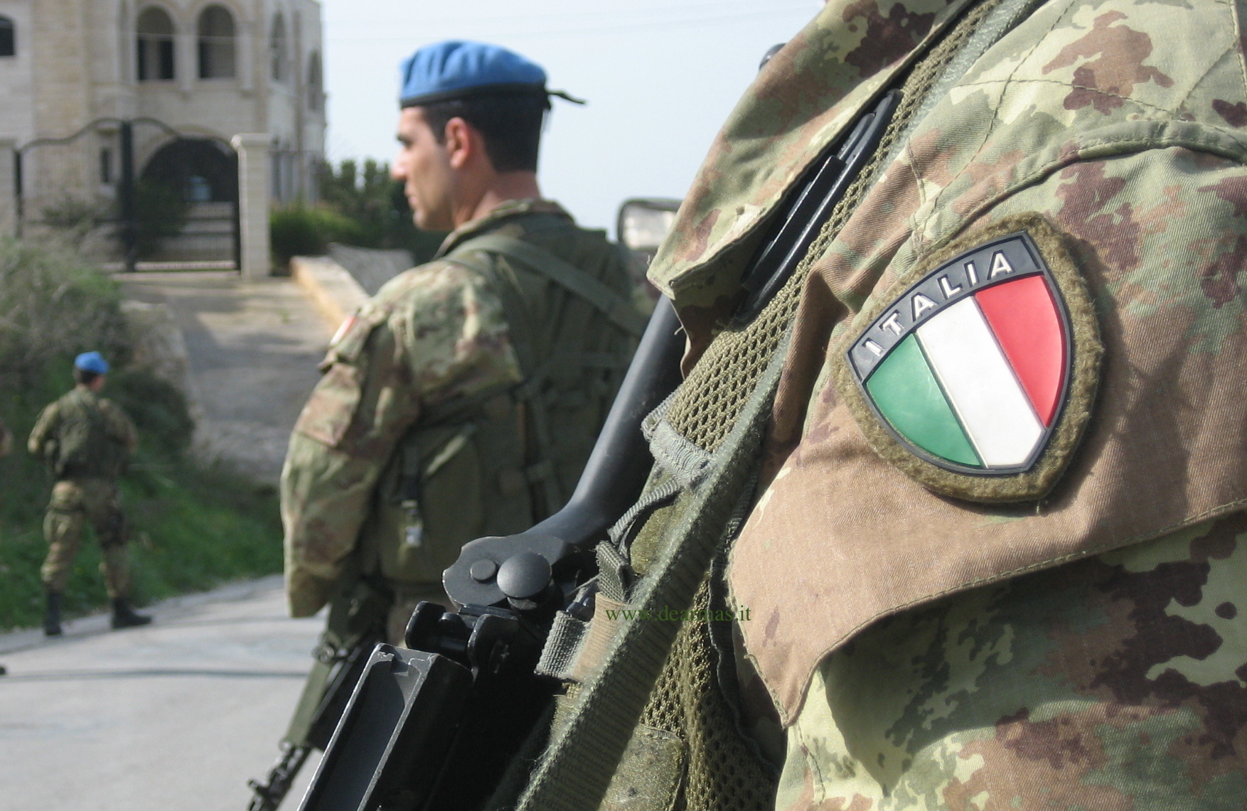 Sull’occupazione abusiva di alloggi di servizio da parte del ...