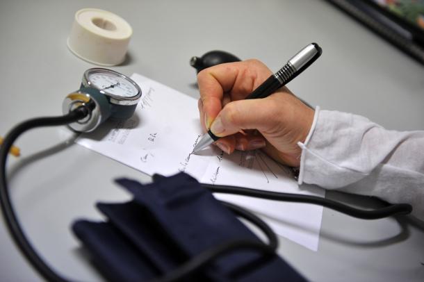 Il mancato invio al datore di lavoro del certificato medico c...