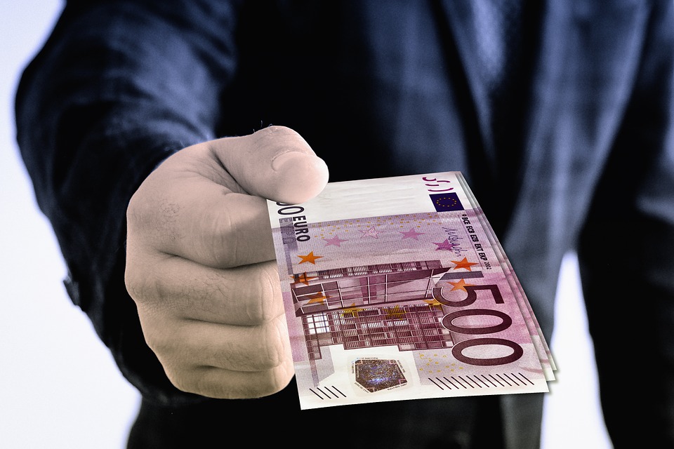 Il pagamento dell’assegno di mantenimento direttamente ai fig...