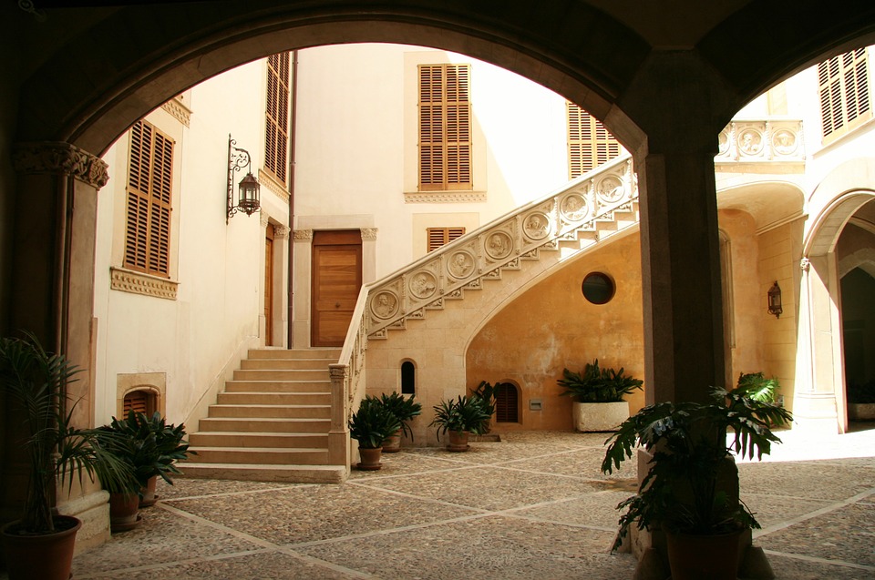 Il cortile e il cavedio costituiscono parti comuni ex articol...