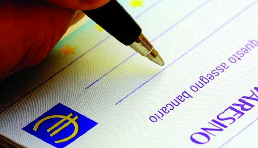 Revoca dell’assegno divorzile nei confronti di una donna, ritenendo legittima la decisione dei giudici di merito che avevano valorizzato il rifiuto ingiustificato di un’offerta di lavoro e la mancata attivazione per raggiungere l’autonomia economica.