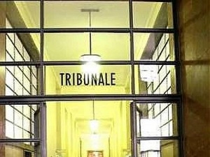 Il delitto di atti persecutori (art. 612 bis c.p.), è reato a...
