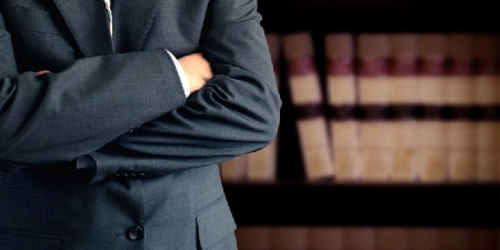 Avvocato incastrato dalle dichiarazioni della cliente violent...