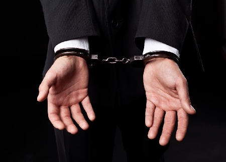 Nomina un difensore di fiducia senza avvisarlo: non può lamen...