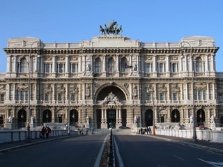 ESERCIZIO ABUSIVO DELLA PROFESSIONE. COMMERCIALISTI E RAGIONI...