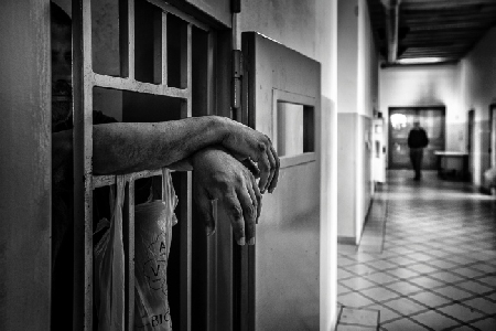 La richiesta di misure alternative alla detenzione non contie...
