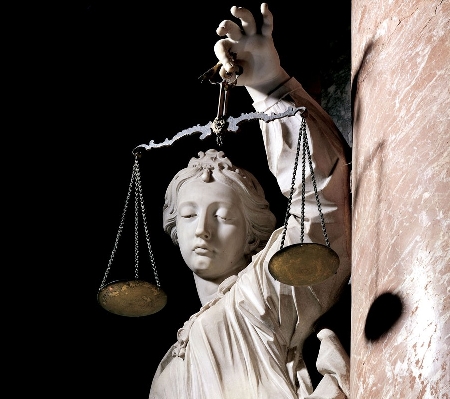 Appello. Termine a comparire nel procedimento camerale. E' 10...