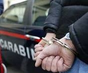 L'estratto contumaciale di condanna notificato presso l'Uffic...