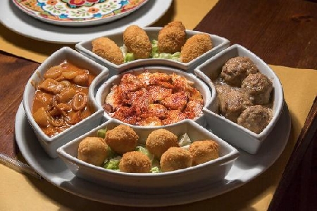 Alimenti conservati male. Il sequestro dei locali del ristora...