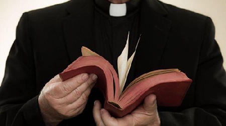 E' incompatibile lo status di religioso e quello di avvocato?