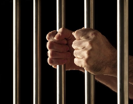Trapani. Coinvolti anche due poliziotti. Legale rappresentant...