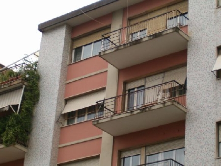 Nelle zone diverse dalla A tra le pareti finestrate si deve r...