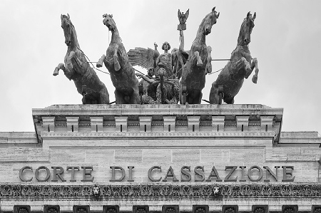 Giurisdizione ordinaria e amministrativa - Parco Nazionale de...