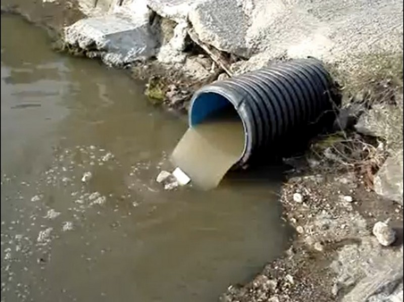 Scarico di acque reflue industriali non autorizzato: ne rispo...