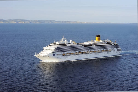 Comandante e primo ufficiale di coperta a bordo di navi batte...