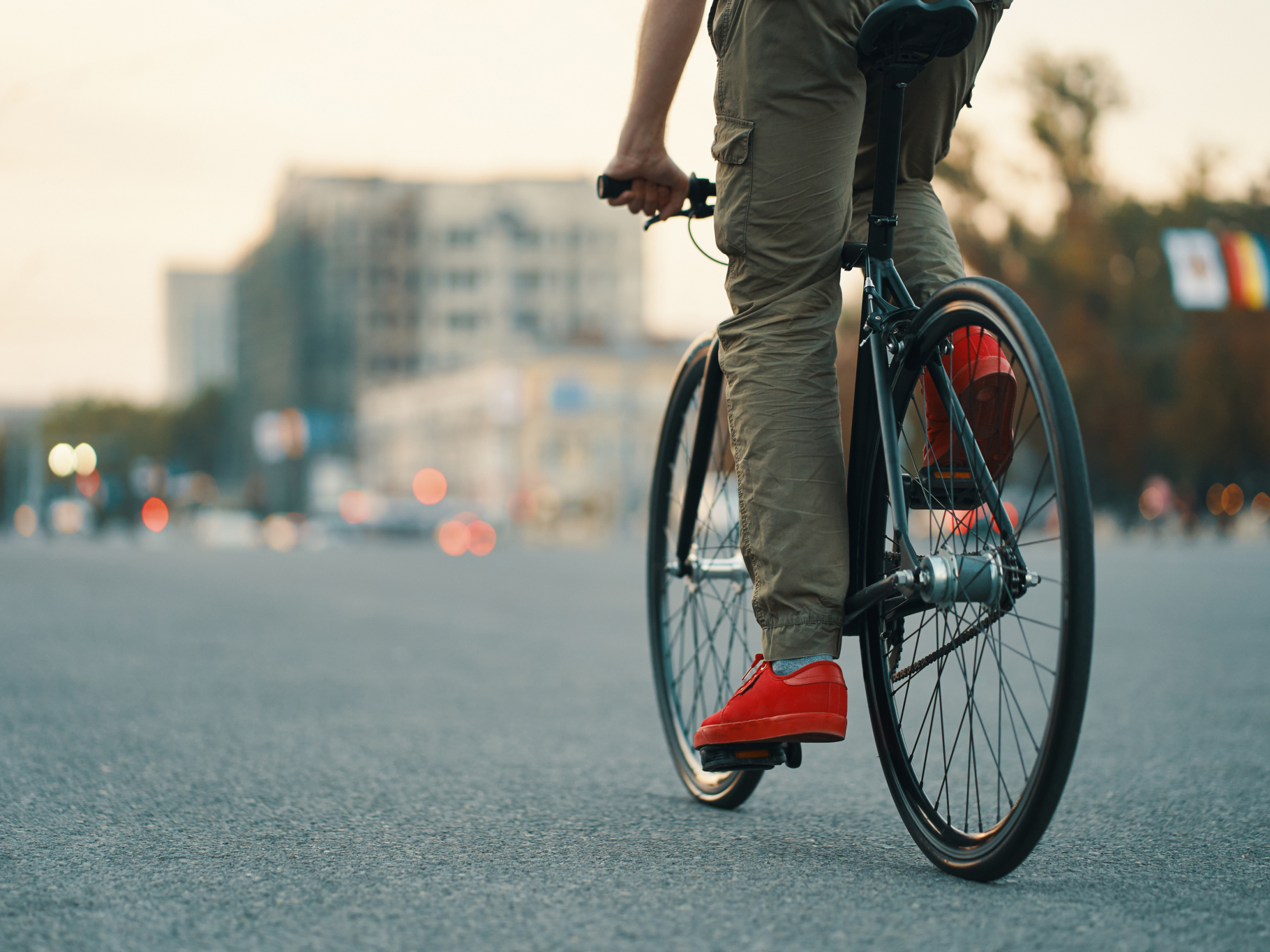 Ciclista tamponato dal conducente di un motociclo: non aveva ...