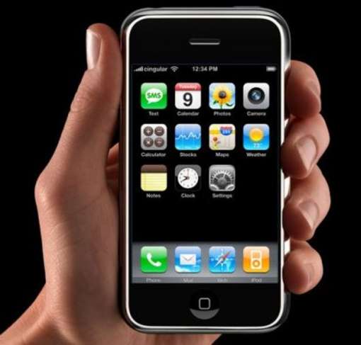 Sequestro probatorio. Lo smartphone sequestrato deve essere r...