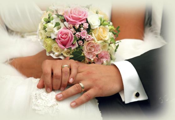 Auto in sosta blocca le vetture degli invitati al matrimonio ...