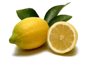 Furto di limoni. Se pendono dall'albero non si può contestare...