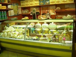 Locatore trasforma un negozio alimentari in sala giochi. Non ...