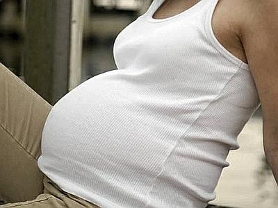 Una donna concorda con una extracomunitaria clandestina e in ...