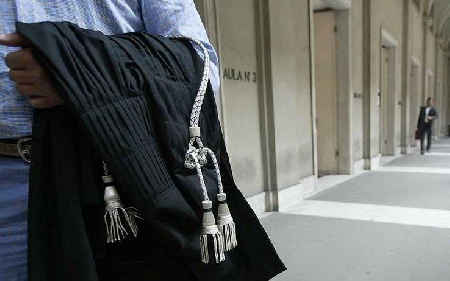 Interruzione servizio pubblico.Alcuni dipendenti occupano i l...