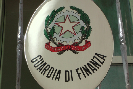 Generale della Finanza fa uso di mezzi di trasporto militari ...
