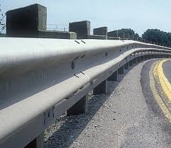 Il guardrail determina la morte di un motociclista: responsab...