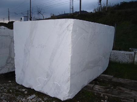Compra del marmo scadente, ma non denunzia i vizi entro 8 gio...