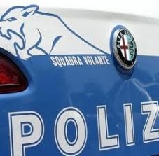 Assistente della Polizia viene sorpreso dal Commissario “como...