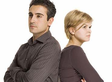 Entrambi i coniugi violano i doveri imposti dal matrimonio: a...