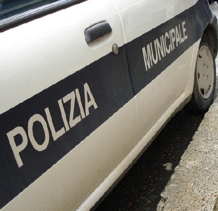 Ufficiale di polizia municipale arrestato per falsità ideolog...
