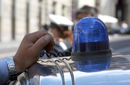 Agente della Polizia di Stato impiegato nel servizio di scort...