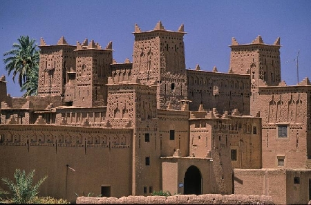Un genitore vuole portare il proprio figlio in Marocco, ma vi...