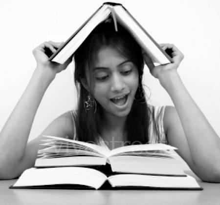 Il figlio universitario ha bisogno di lezioni private. Il pad...