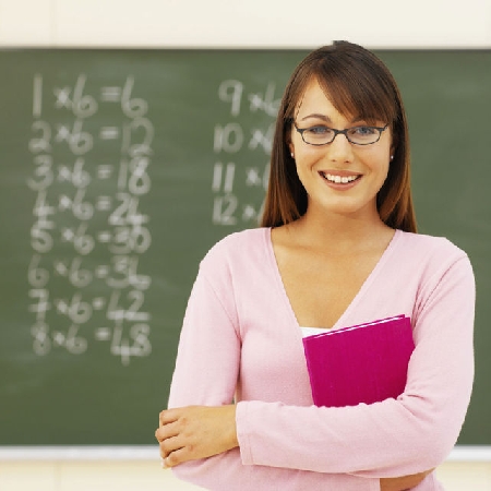 Maestra in maternità. Obbligatorio versare alla lavoratrice m...