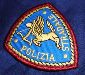 Dice alla polizia stradale: ora chiamo il 112 e faccio arriva...