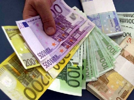 Mantenimento fissato in Euro 950 a carico del marito il quale...