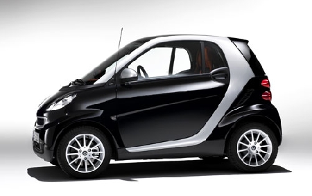 Scontro tra una Smart ed una moto: muore il conducente del ci...