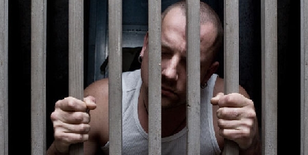 16 anni di reclusione per omicidio volontario pluriaggravato,...
