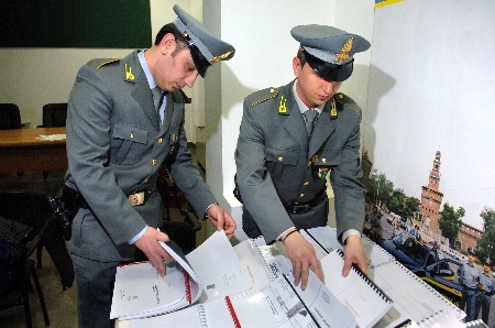 Ispezione dei militari della Guardia di Finanza: gli elementi...