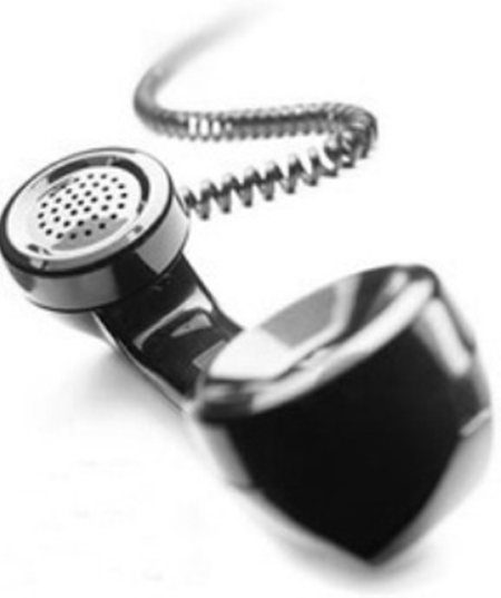 Usare il telefono dell’ufficio per fini personali è reato? La...