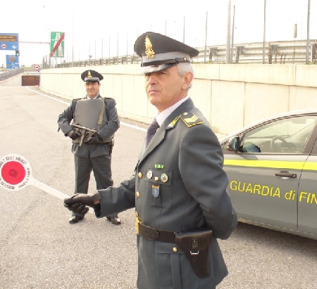 Sul consumo di gruppo di sostanza stupefacente.