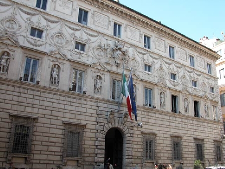 E' il giudice ordinario competente a giudicare sull'accertame...